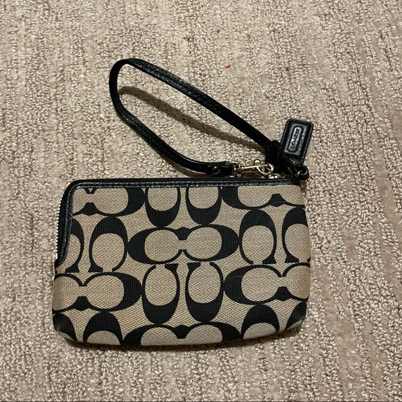 Coach wristlet - Picture 2 of 2